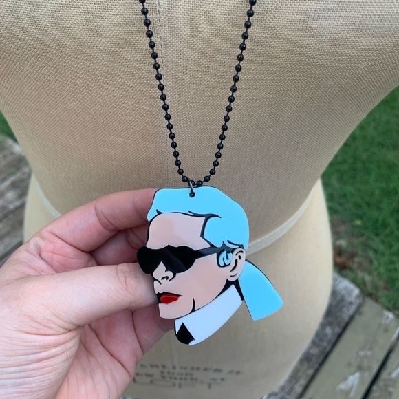 Karl Lagerfeld Laser-Cut Plastic Handmade Necklace. - Picture 4 of 4